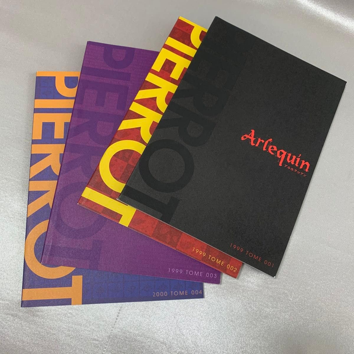 PIERROT グッズ&会報 セット Amazon.co.jp: PIERROT ファンクラブ会報＆グッズセット : おもちゃ